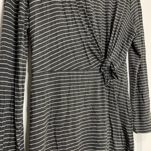 Francesca's Gray and White Striped Long Sleeve Mini Dress Size Medium - Picture 2 of 4